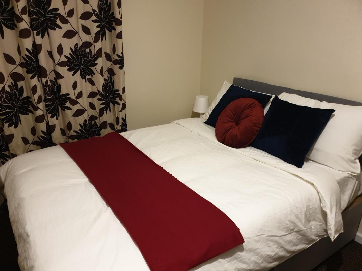 2 Bedroom Lovely Apartment In Woolwich Londres Exterior foto